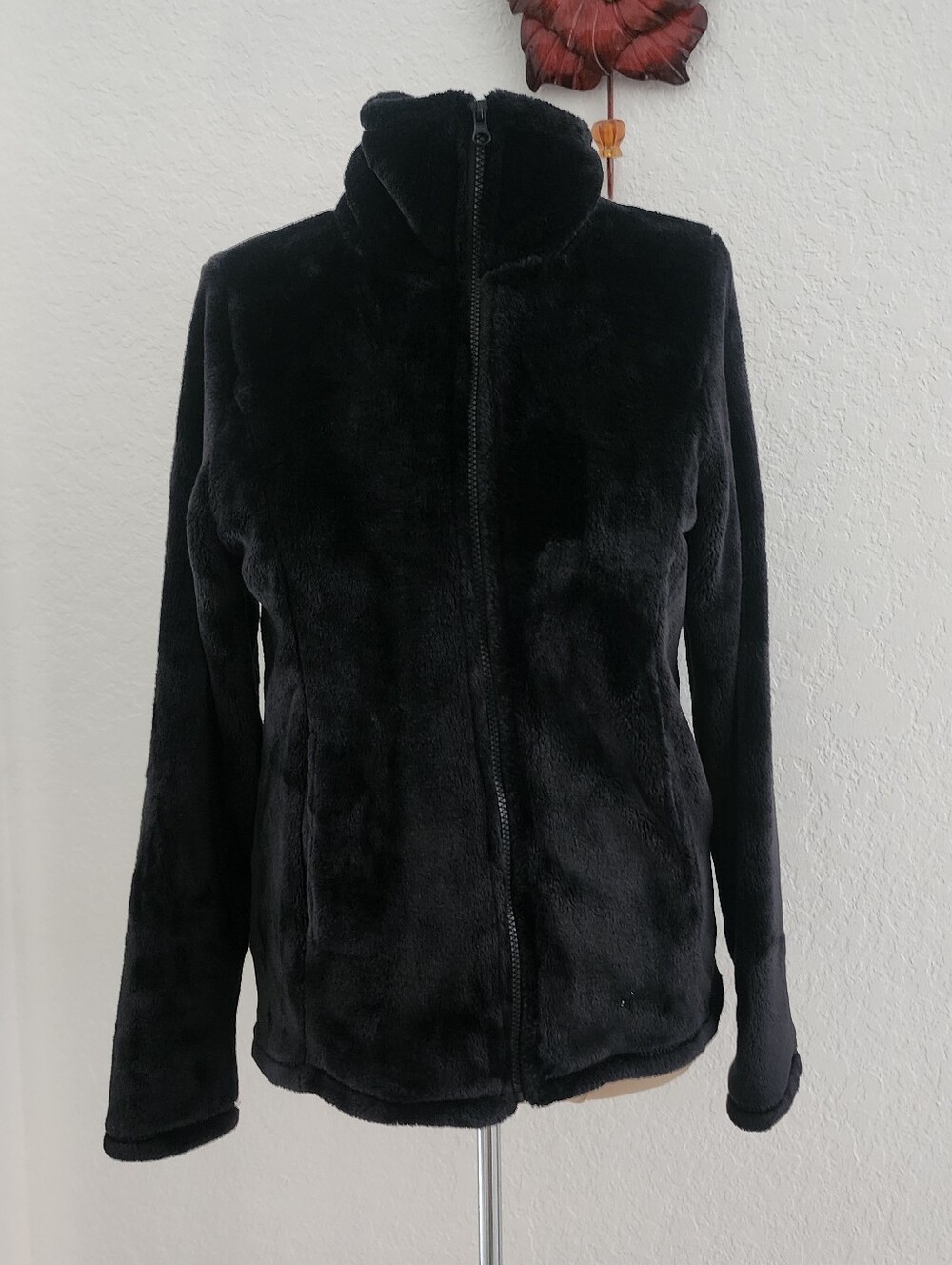SERRA | Black Faux Fur Zip-Up Jacket - Women